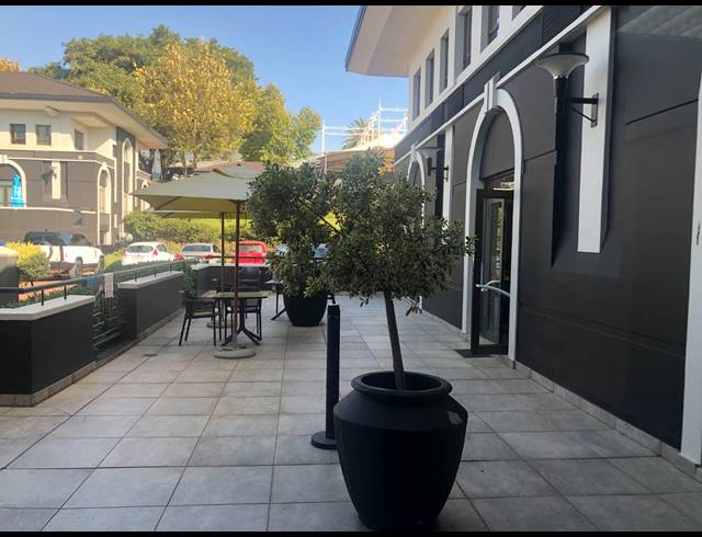 66M² OFFICE TO LET IN HYDE PARK